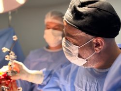 Santa Casa de Santos avança em inovação e amplia potencial como referência em cirurgia de joelho